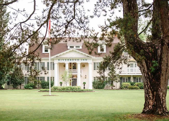 Riverbend Inn & Vineyard
