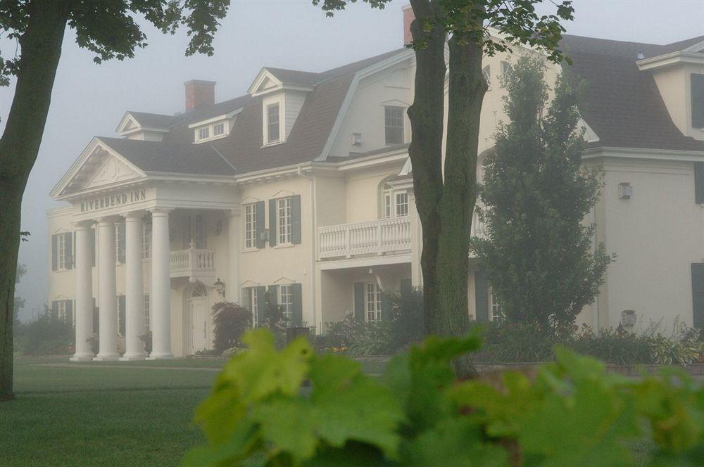 Riverbend & Vineyard Hotel 4*