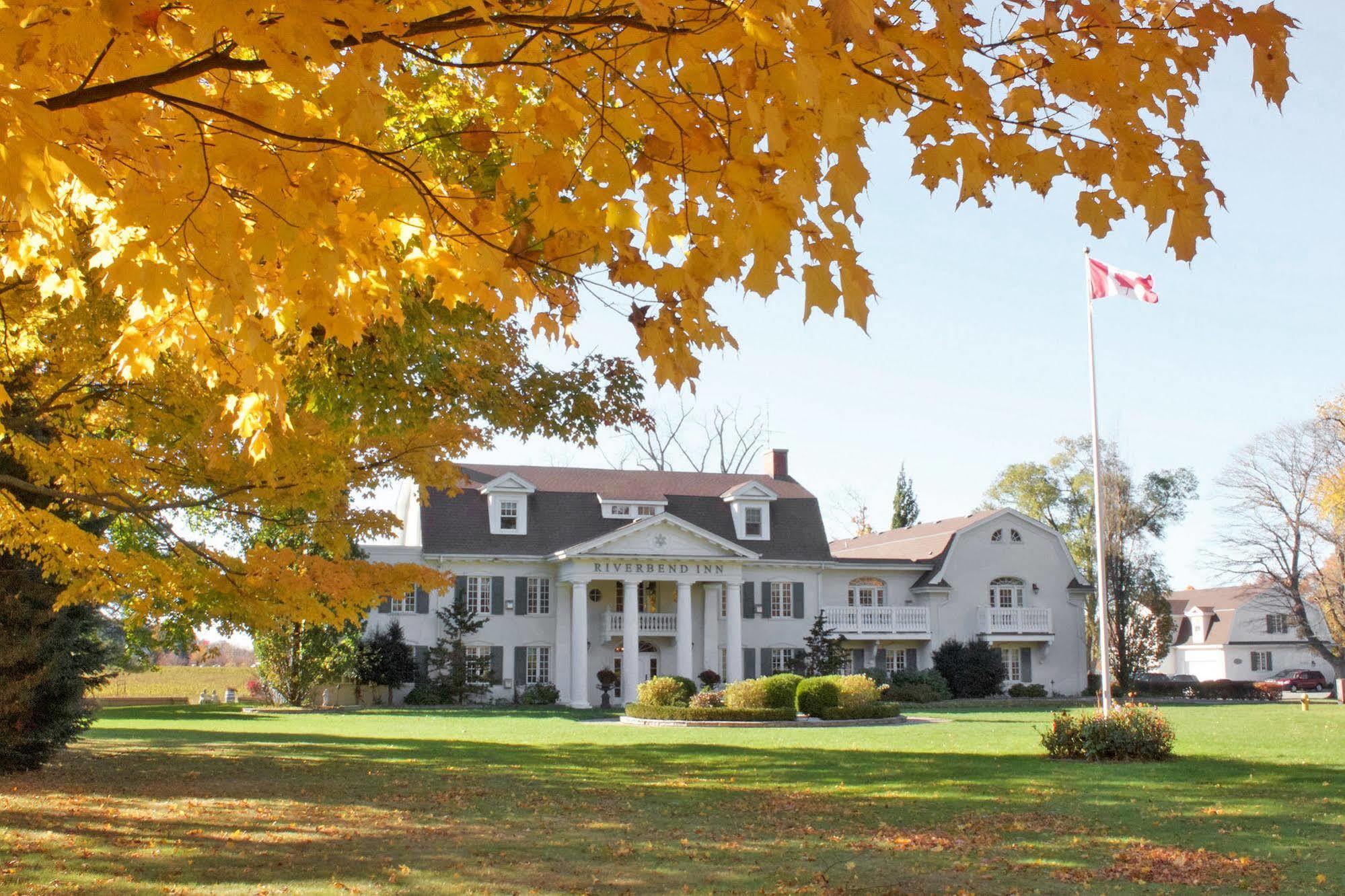 Hotel Riverbend & Vineyard