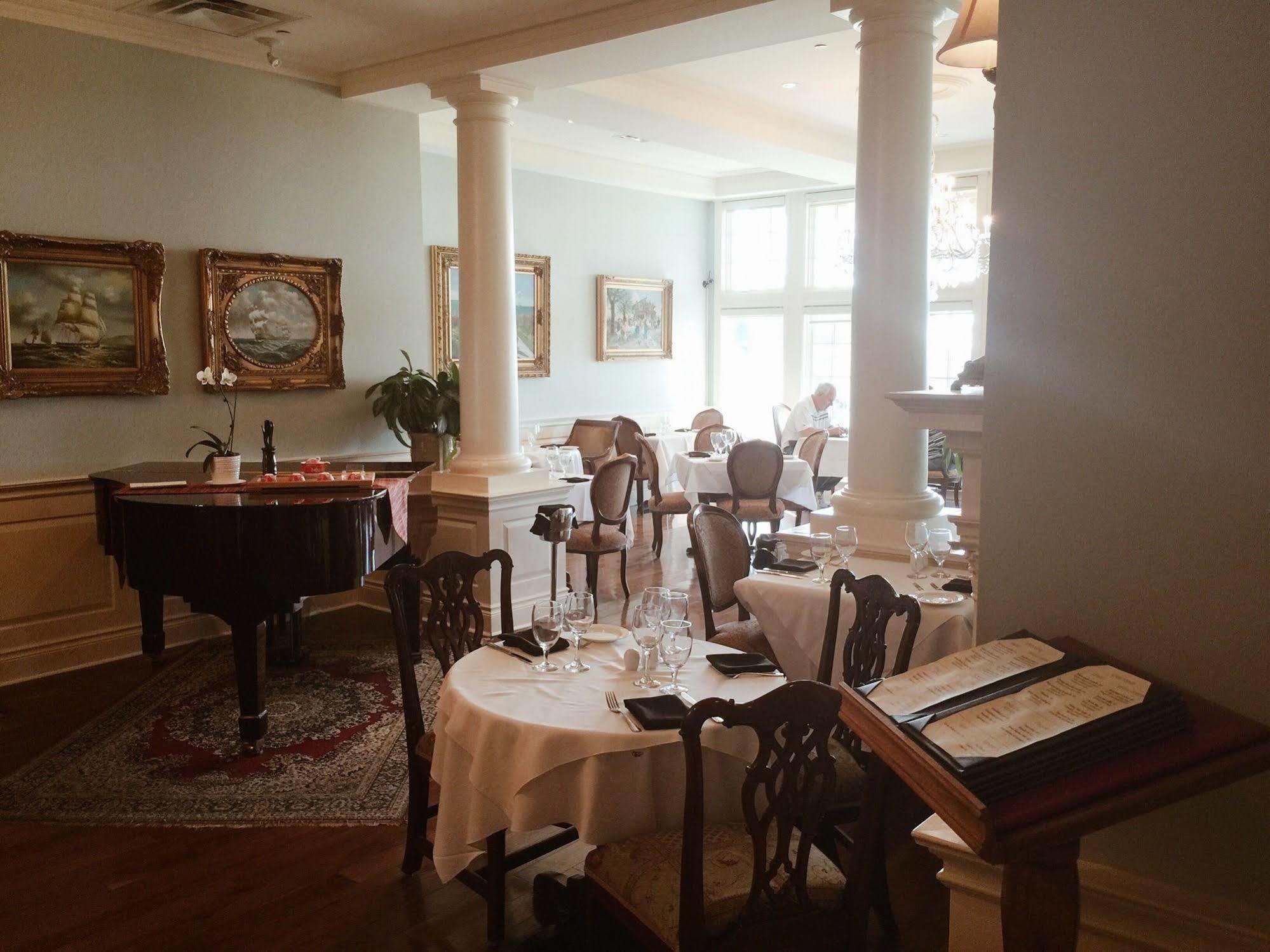 Riverbend & Vineyard Hotel 4*